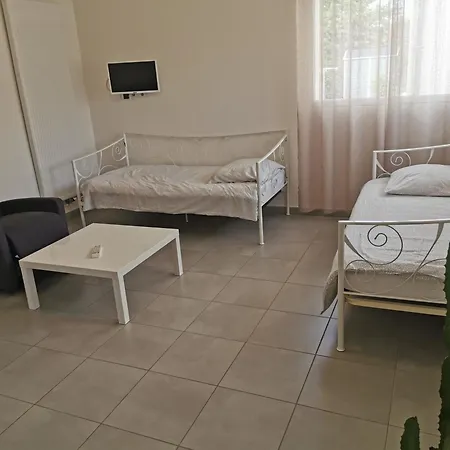 Maisonnette Holiday home La Chapelle-Saint-Luc